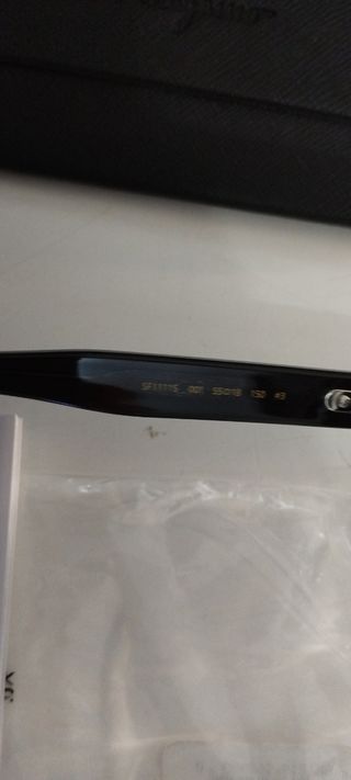 Gafas de sol Salvatore Ferragamo Negras