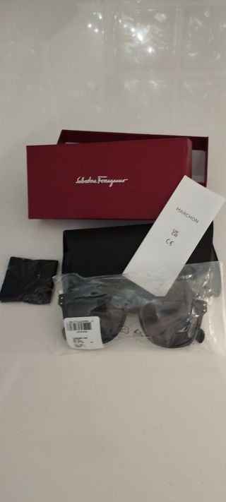 Gafas de sol Salvatore Ferragamo Negras