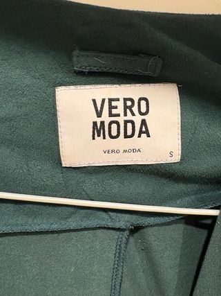 Chaqueta Vero Moda verde ante Talla S