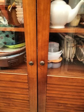 Armario Vitrina Estilo Colonial Madera y Cristal