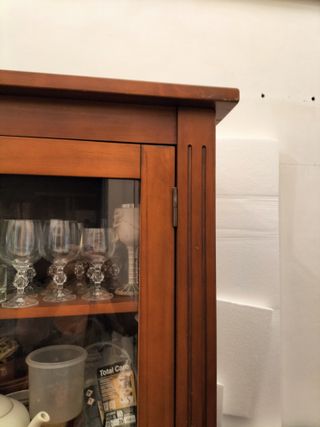 Armario Vitrina Estilo Colonial Madera y Cristal