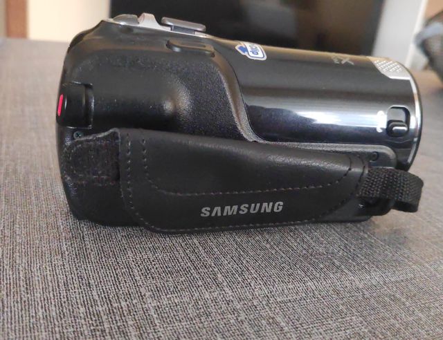 Videocámara Samsung HMX-F80BP HD CMOS Sensor