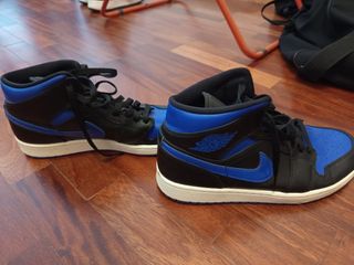 Nike Air Jordan 1 Mid Negro y Azul