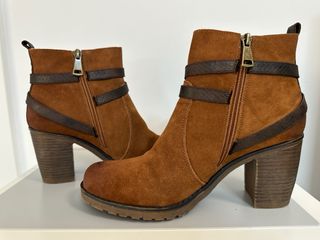 Botines Chika 10 Marrones Talla 39 Tacón Ancho