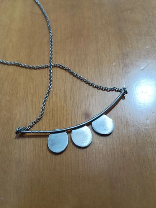 Collar con tres colgantes ovalados