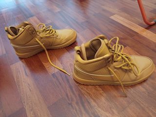 Nike Botas Marrones Talla 42