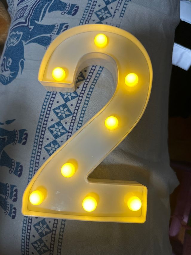 Número 2 luminoso LED