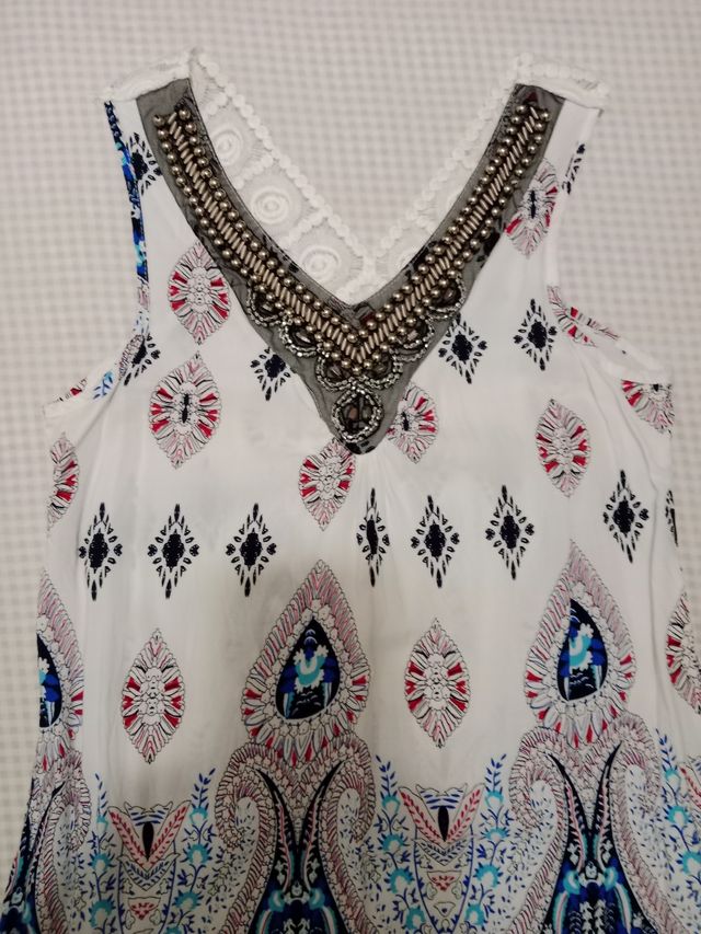 Blusa sin mangas con estampado étnico