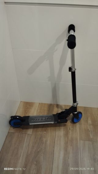 Patinete metálico plegable