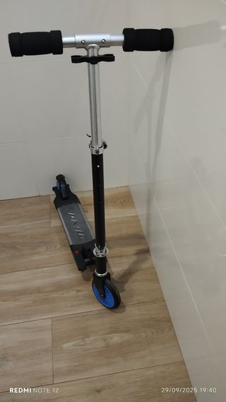 Patinete metálico plegable