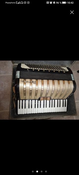 Acordeón Hohner original, 3 registros 80 bajos