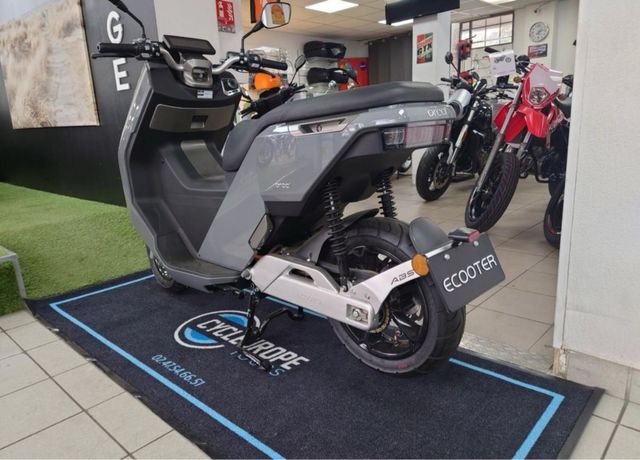 Moto Eléctrica Gris