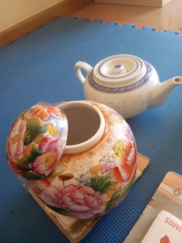 Lote de porcelana y otros materiales