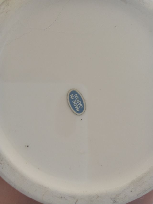 Lote de porcelana y otros materiales