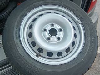 Neumático Michelin E195/65 R15. Los cuatro 75€
