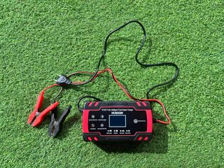 Cargador Batería Coche HUSGW 12V/24V
