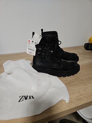 Botas Zara Negras Talla 38 con Lazo