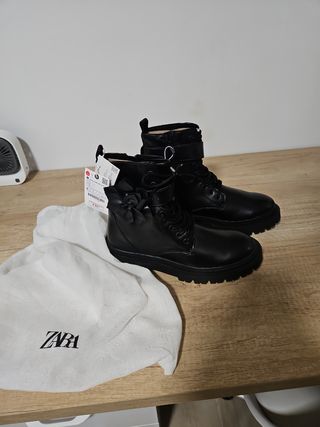 Botas Zara Negras Talla 38 con Lazo