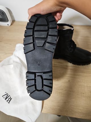 Botas Zara Negras Talla 38 con Lazo