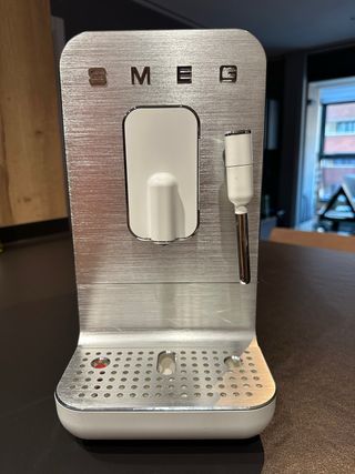 Cafetera SMEG BCC12BLMEU SuperAutomática
