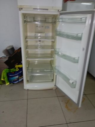 Nevera Whirlpool blanca