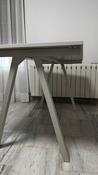 2 Escritorios Ikea TROTTEN 120x70cm Blancos