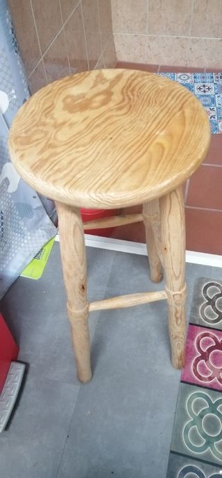 Taburete de madera