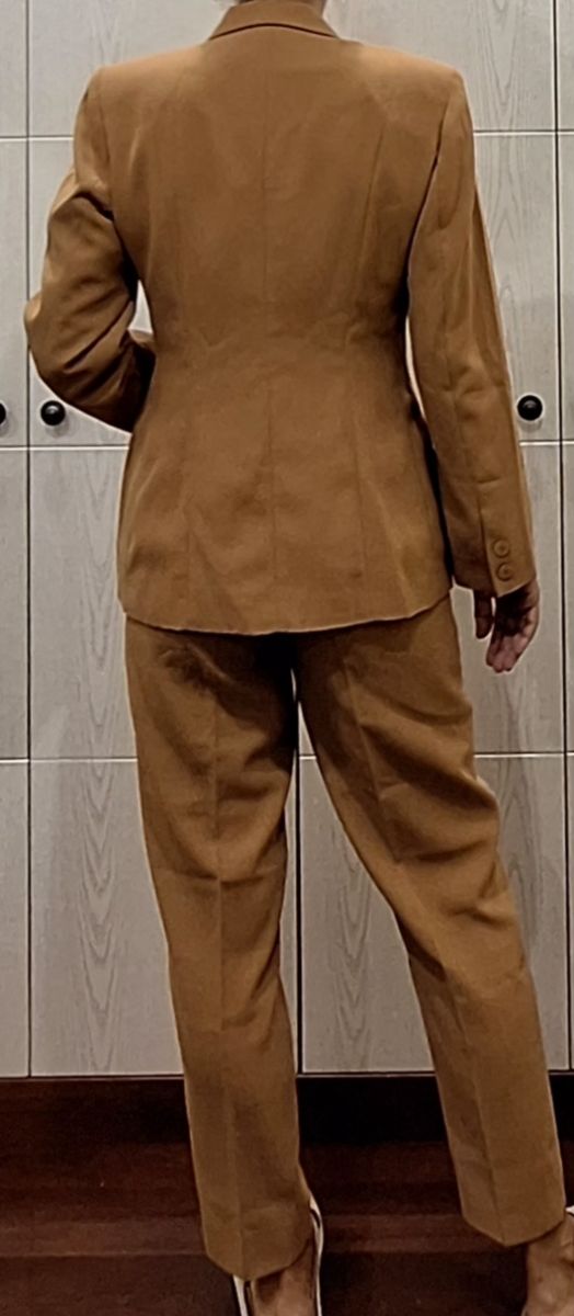 Traje de mujer Ferrera