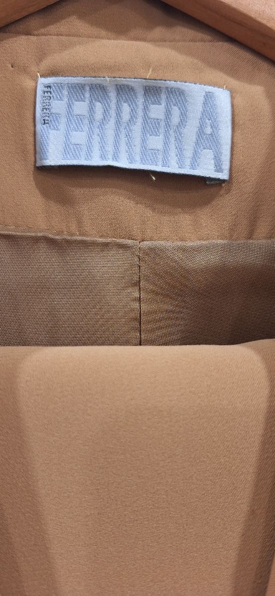 Traje de mujer Ferrera