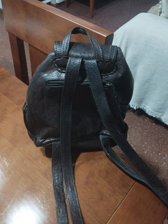 Mochila de cuero marrón