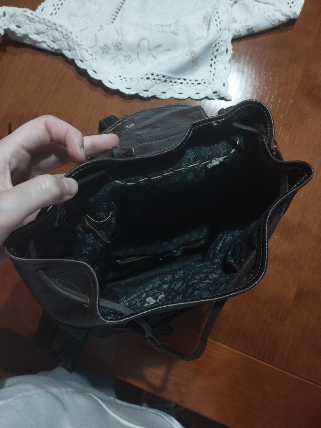 Mochila de cuero marrón