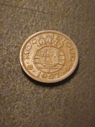 Mozambique 1957 50 Centavos SC