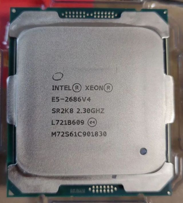 Intel Xeon E5-2686 v4 18 núcleos 36 hilos