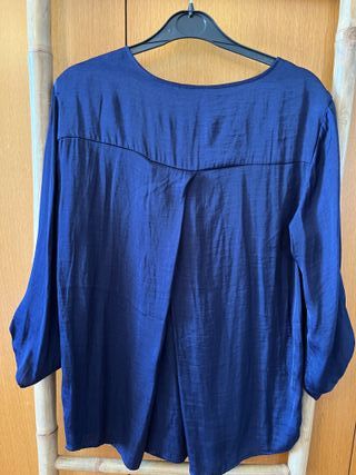 Blusa Stradivarius azul marino 