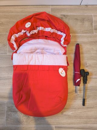 Saco de silla Maclaren rojo y sombrilla