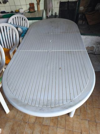 Mesa de jardín ovalada de plástico blanco