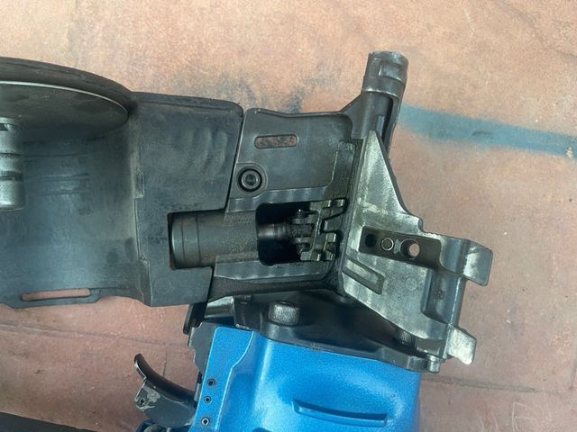 Pistola Clavadora Neumática