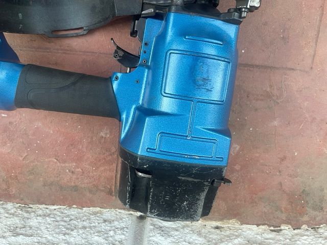 Pistola Clavadora Neumática