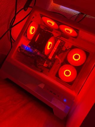 Ordenador MSI Gaming RGB blanco