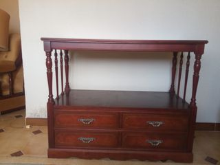 Mueble de madera con cajones