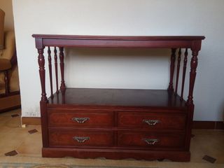 Mueble de madera con cajones