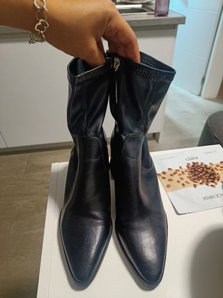 Botines negros.  Zara. Talla 37 