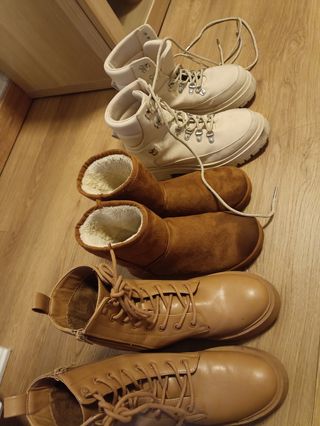 2 par de zapatillas y 3 par de botas