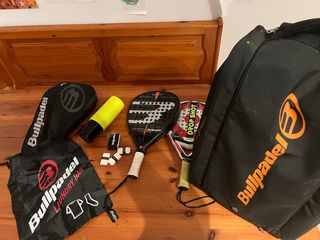 Palas de pádel Bullpadel y Drop shot con mochila