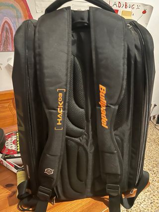 Palas de pádel Bullpadel y Drop shot con mochila