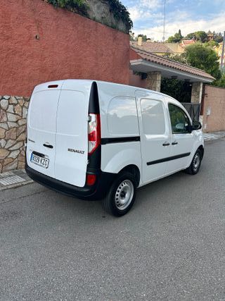 Renault Kangoo 2019 Solo uno dueño Pegatina C