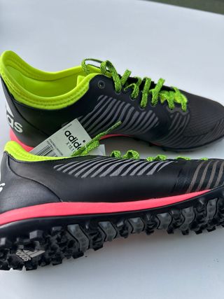 Botas de fútbol Adidas UK 9.5 Nuevas