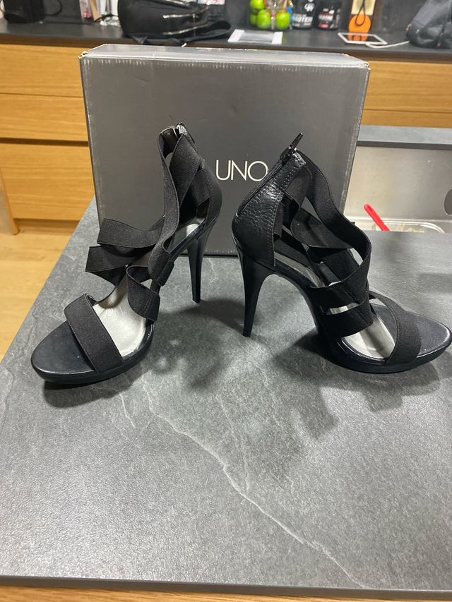 Zapatos de tacón Via Uno negros