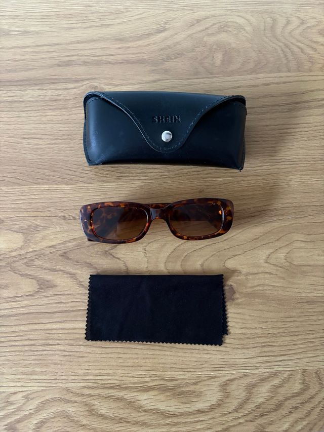Gafas de sol Shein marrones y negras