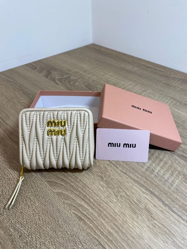 Cartera Miu Miu